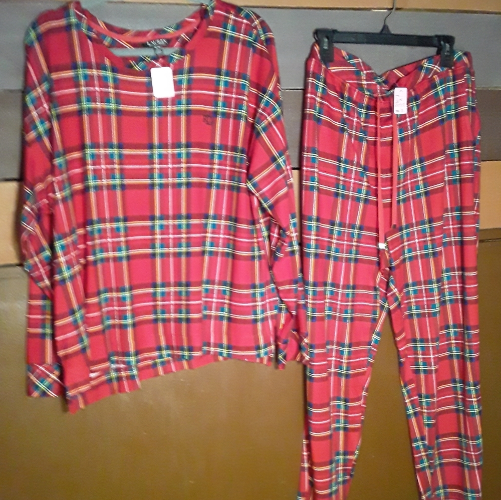 NWOT Large Lauren by Ralph Lauren Gorgeous Red plaid Long Sleeve Pajama Set